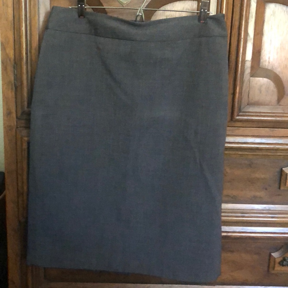 Apt. 9 gray pencil skirt size 8